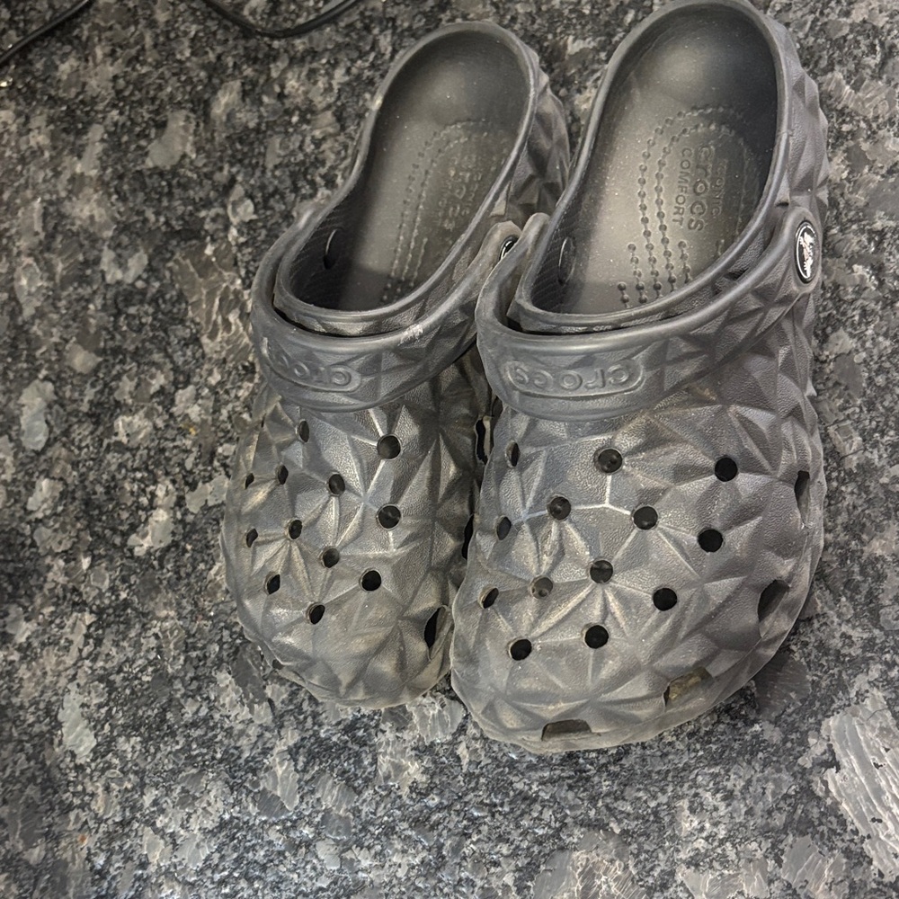 CROCS Unique and Very Beautiful Shimmery Charcoal Textured Girl’s Sandals